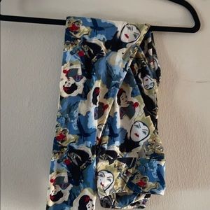 Lularoe Disney Snow White leggings